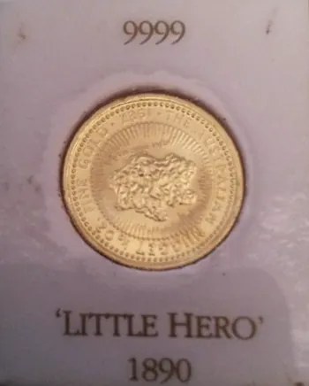 Jeton d'or au titre 9999 sous blister, Little Hero, 1890.